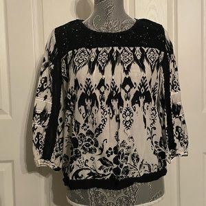 Cabi Womens  Long sleeve￼Blouse Size Medium